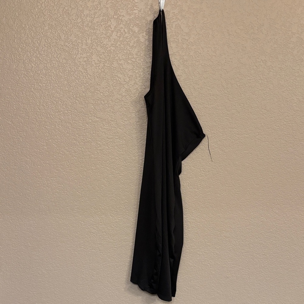 Gaze Black One-Shoulder Mini Dress